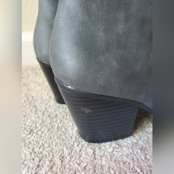 Aerosoles Vegan Leather AnkleBoots - Picture 2 of 5